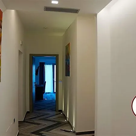 Palazzo Irma - - Luxury فندق فيبو فالينتيا