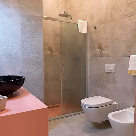 Palazzo Irma - - Luxury فيبو فالينتيا