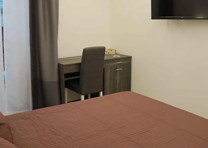 Palazzo Irma - - Luxury 3* 维博瓦伦蒂亚